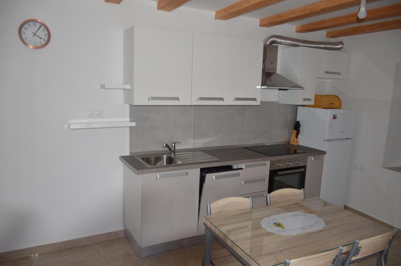 Studio Apartman Kata Prvic Sepurine Exterior photo